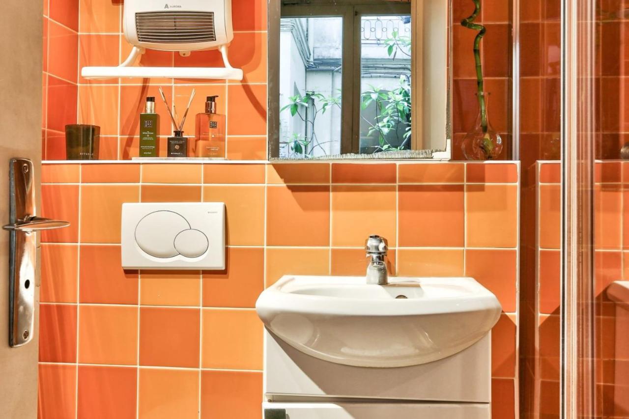 Very Well Located In Le Marais Parigi